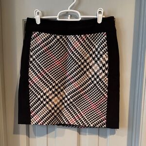 White House Black Market Houndstooth Pencil Skirt